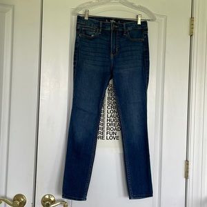 Hollister High-Rise Super Skinny Soft Stretch Medium Wash Jeans Size 5S W27 L26